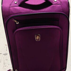 Atlantic Ultra Lite Wheeled Luggage
